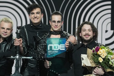 BEZ ŠMINKE JE DRUGA OSOBA Da li biste prepoznali našeg predstavnika na Evroviziji? (FOTO)