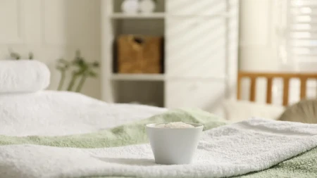 LJUDI MASOVNO STAVLJAJU ČINIJU SA MORSKOM SOLJU U SPAVAĆU SOBU Razlog će vas iznenaditi