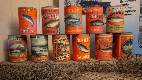 OTVORILI KONZERVE LOSOSA STARE 50 GODINA, PA SE ŠOKIRALI SADRŽAJEM Ovo uopšte nisu očekivali