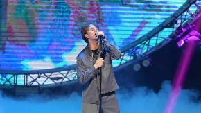 "ZARADIO NA TUĐIM PESMAMA, A BRANI IZVOĐENJE SVOJE!" Estrada besna na Jakova, posle Karleuše, oglasila se i ona! 