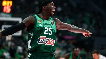 TOTALNI HAOS U ATINI Opšta tuča na grčkom derbiju 