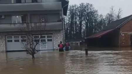 30 KUĆA POD VODOM, POKRENUTA KLIZIŠTA Užas, narod u strahu - poplavljeno 3 HEKTARA zemljišta