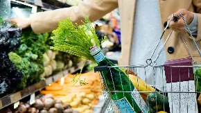 EVO ŠTA ĆE SVE POSKUPETI ZBOG RATA U IRANU: Tek sledi šok u prodavnicama, na udaru i prehrambeni sektor