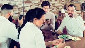 KONOBARI OTKRILI ISTINU! Ovo nikad ne naručuju u restoranu – razlog će vas ŠOKIRATI!