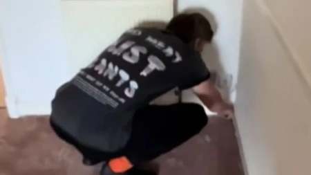 KRENULI DA RENOVIRAJU KUĆU, A ONDA ŠOK Ispod tepiha pronašli PRAVO BOGATSTVO! (VIDEO)