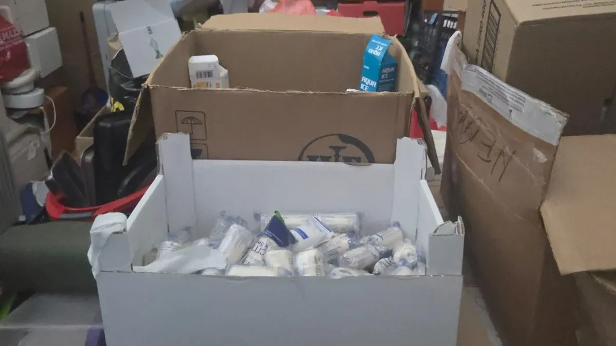 PUNE TORBE ŠPRICEVA I BRAUNILA U REKTORATU! Evo šta je sve pronađeno! Za šta su se spremali?