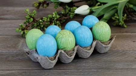 PRIRODNA TEHNIKA Maslinasto zelena jaja su obavezna ovog Uskrsa, evo kako da ispadnu savršeno