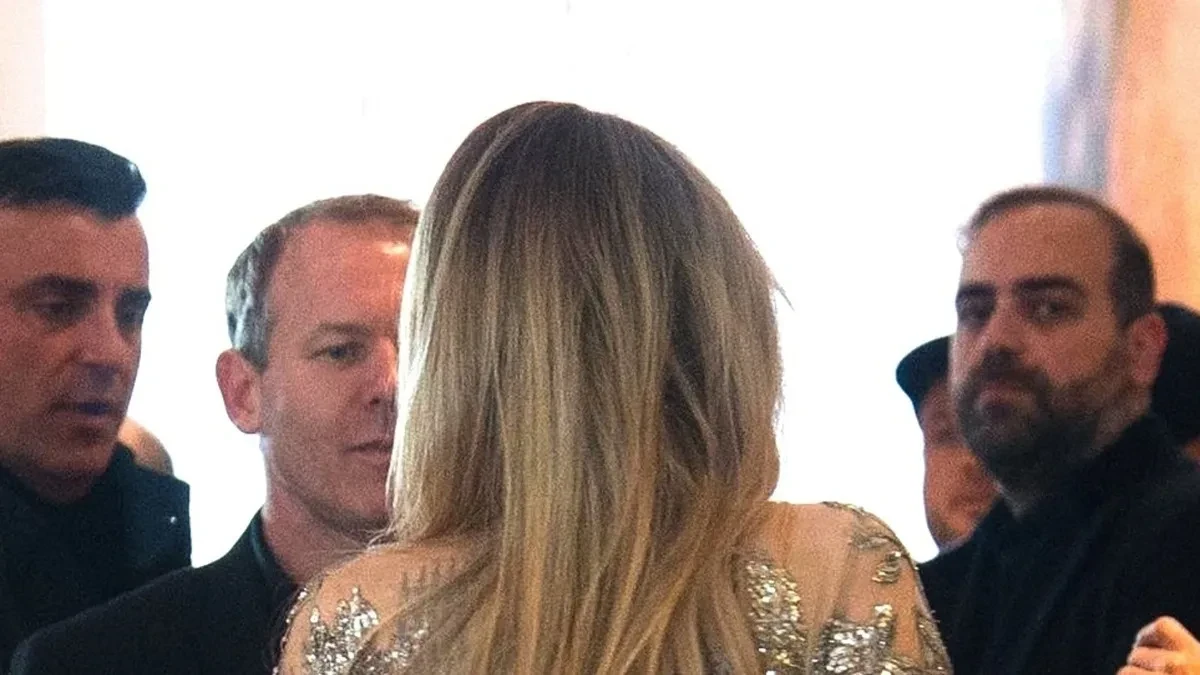 "Ovo je hitan slučaj, moramo da joj pomognemo": Anđelina Džoli zaprepastila fanove kad se okrenula