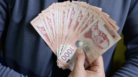 DOBRE VESTI ZA PORODICE! Od aprila više novca za decu – država podigla iznose