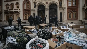 REKTORAT PRETVOREN U RATNU BAZU?! Policija našla topovske udare, gas maske i špriceve – šta se OVDE spremalo?! (FOTO)