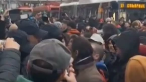 BLOKADERI DIVLJAJU ISPRED REKTORATA Napadaju policajce i POZIVAJU NA NJIHOVO UBISTVO