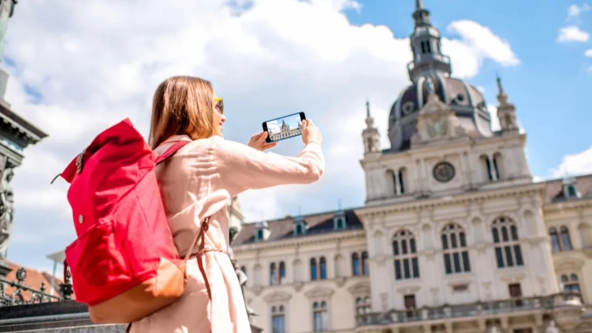 BAJKOVITI GRAD JE IDEALNA VIKEND DESTINACIJA Najlepši je u proleće i leto - turisti uživaju u suncu i zelenilu, divnoj atmosferi i odličnoj hrani