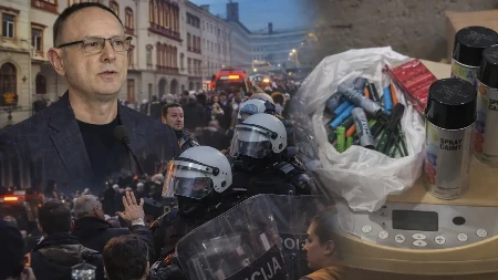 "POLICIJA JE NAPADNUTA ZATO ŠTO RADI SVOJ POSAO": Obraćanje direktora policije Vasiljevića o napadu blokadera ispred Rektorata