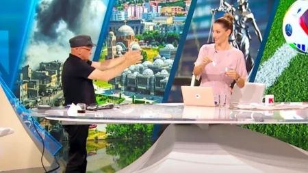 "GOLA SAM VODA..." Biba Struja dodirnuo Jovanu Joksimović, usledila šok reakcija! (FOTO)