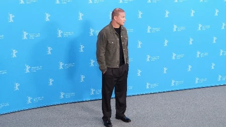 POVREĐEN LEPOTAN! Žene pale u trans kada su videle glumca u ovakvom stanju, sve bi da mu previjaju rane