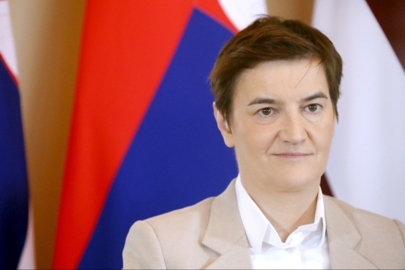Brnabić: Bravo za Er Srbiju, ko je beše kriv? A da, Vučić, sećam se koliko su ga kritikovali