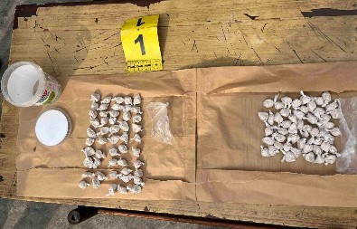 DILER IZ ZEMUNA PAO SA 99 PAKETIĆA Policija ga uhvatila na delu (FOTO)