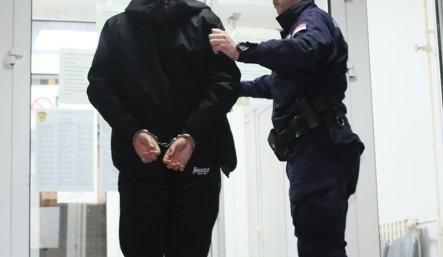 OTKRIVENO KAKO JE DEČAK UBIO BAKU Od ukradenog novca kupio telefon!