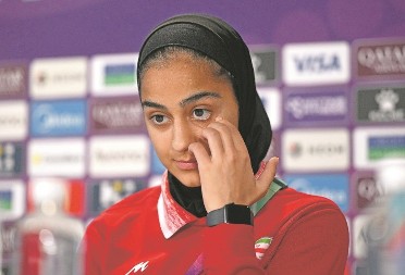 KUP AZIJE Iranke igraju fudbal i tuguju za ubijenim devojčicama