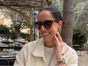 GORI INTERNET! Ana Ivanović u ultrakratkom šortsu, prekrstila noge i šokirala sve izdanjem (FOTO)