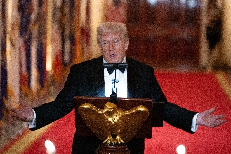 "NIJE ME BRIGA"... Tramp zagrmeo zbog fudbala, dok rat bukti