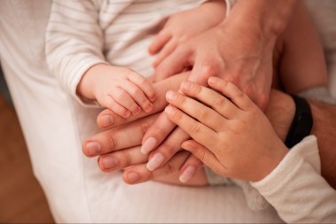 Pazite kako se ponašate, jer upijaju kao sunđer: 5 loših navika koje deca "kupe" od roditelja i određuju ih ceo život