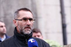 MILAN PAJIĆ SE PREDSTAVLJA KAO POLJOPRIVREDNIK, A ON PROFESIONALNI DEMONSTRANT! Među prvima podržao ozloglašene blokadere iz Novog Sada