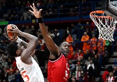 VELIKI UDARAC ZA GUDURIĆEVE "MANEKENE" Dvojica košarkaša Armanija završila sezonu?