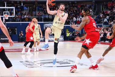 ZVEZDA ČULA DOBRE VESTI Armani umalo od gotovog napravio veresiju, Barsa bila blizu čuda