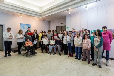 Otvorena izložba „Moj svet“ korisnika Dnevnog boravka pri Domu „Kolevka“