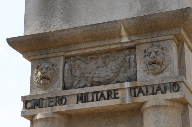 Povodom obeležavanja 110 godina od evakuacije srpske vojske sa obala Albanije u Prvom svetskom ratu, ministri odbrane Srbije i Italije položili vence na Novom groblju u Beogradu