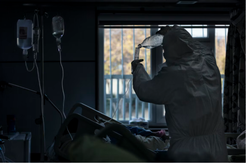 POGORŠALO SE STANJE NAŠE PEVAČICE Otpuštena sa lečenja, a sada ponovo leži u bolnici (FOTO) 