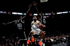 BUKTI SVE U MONAKU Majk Džejms se oglasio posle napada na saigrača