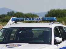 HOROR U DVORIŠTU! Pokosio poznanika kolima, pa pobegao – komšije ujutru zatekle jeziv prizor