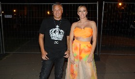 DOJAVA O BOMBI NA NASTUPU Prekinut koncert pevača 90-ih, policija vrši evakuaciju! (VIDEO)