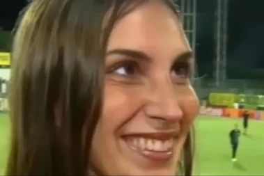 PREZGODNA ARGENTINKA ODUŠEVILA "DELIJE" Pokazala grb Crvene zvezde, pa otkrila zašto navija za njih