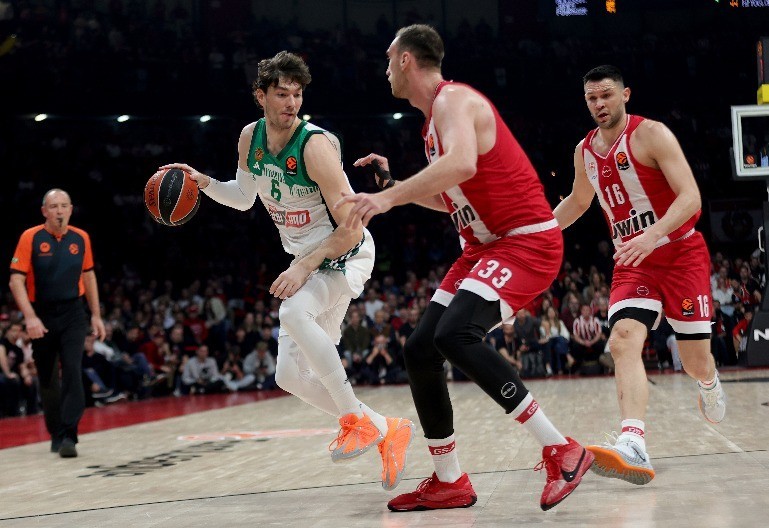 NOVI BOLAN UDARAC ZA ATAMANA Olimpijakos 11. put uzastopno srušio Panatinaikos, kriza "zelenih" se nastavlja