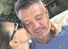 KARLEUŠA NIJE JEDINA Ova pevačica bila je u vezi sa turskim milionerom, a o raskidu pričala je cela Srbija