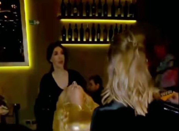 RAZVODI SE NAKON ŠTO JU JE MUŽ PREVARIO! Naša pevačica nakon prekida braka izazvala haos! (VIDEO) 