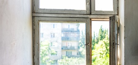 OTIŠAO JE NA TROGODIŠNJI PUT I OSTAVIO OTVOREN PROZOR Jeziva scena ga je sačekala kad se vratio - ZANEMEO je kada je ovo ugledao