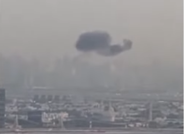 GRANATA RAZNELA ZGRADU U EMIRATIMA! Dve osobe poginule, 12 povređeno 