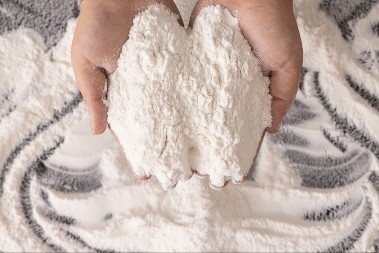 Ne, niste u pravu da se ne kvari tako lako: Kako da prepoznate da li je brašno dobro, rok trajanja nekada ništa ne znači