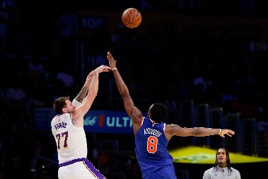 DONČIĆ BLISTAO Lejkersi srušili Njujork