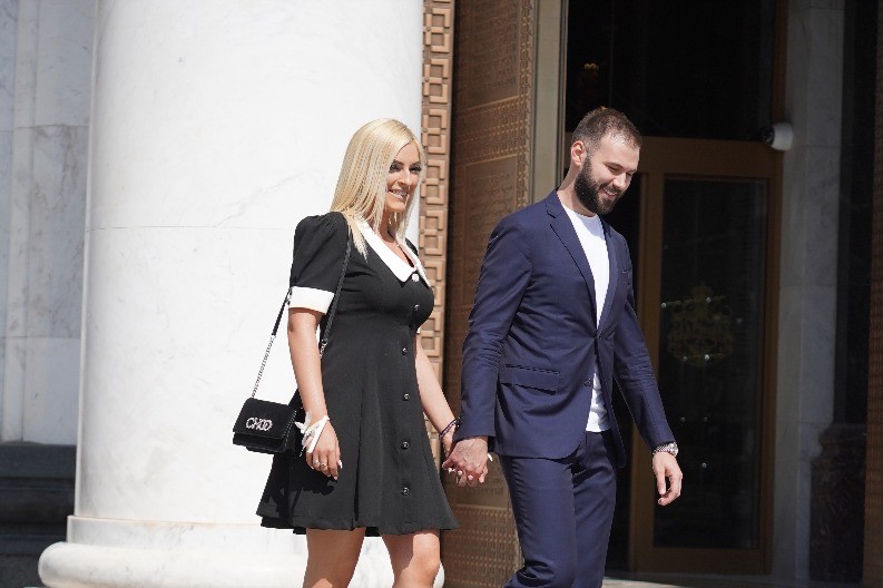 "ONA JE ZABORAVILA DA JE BILA LJUBAVNICA" Pevač se razvodi zbog prevare, a sad žestoko udario na pevačicu: "Uništila je brak" 