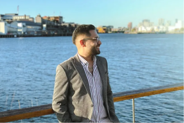 PEVAČ ZVEZDA GRANDA POSTAO OTAC Naslednici dali neobično ime, u Srbiji je veoma retko! 