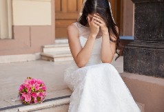 Mlada na slikama sa svadbe videla nepoznatu ženu: Zamalo da se šlogira kad je saznala ko je ona!