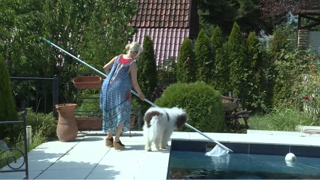 NAŠA VODITELJKA IMA VIKENDICU NA OBODU BEOGRADA Napravila raj na zemlji, ogroman bazen i veštački potok (FOTO)