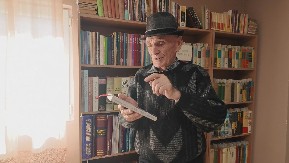 Deda Rade iz Martinaca govori i prevodi nemački, sa samo četiri razreda škole postao profesor jezika