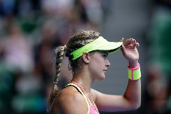 ŠOKIRALA SVE IZGLEDOM Poznata teniserka dovela muški svet "do ludila": "Nisam znala da mi je haljina toliko kratka..."