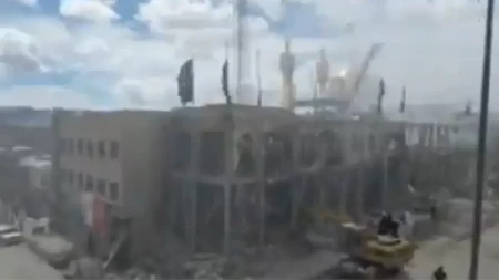 "NAPALI SU DŽAMIJU I UBILI TRI OSOBE" Iran objavio snimak iz Zandžana (VIDEO)